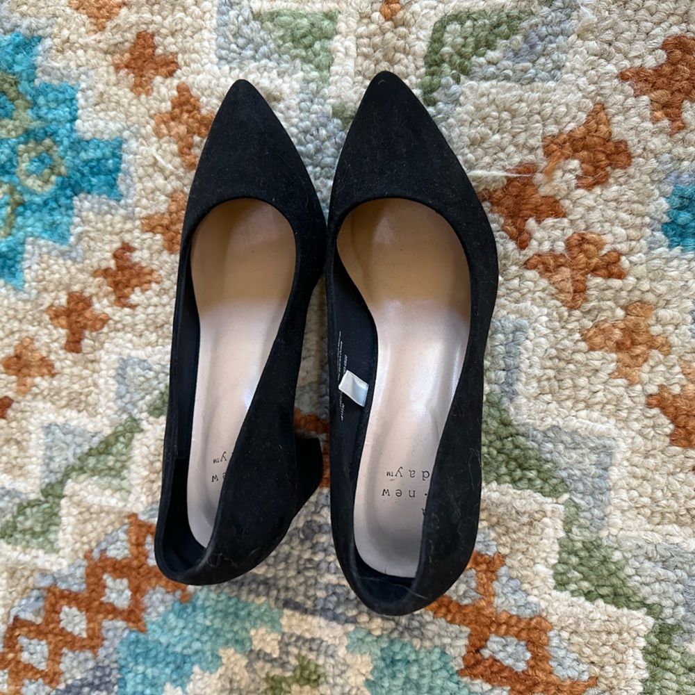 Almost new - new day black suede pumps